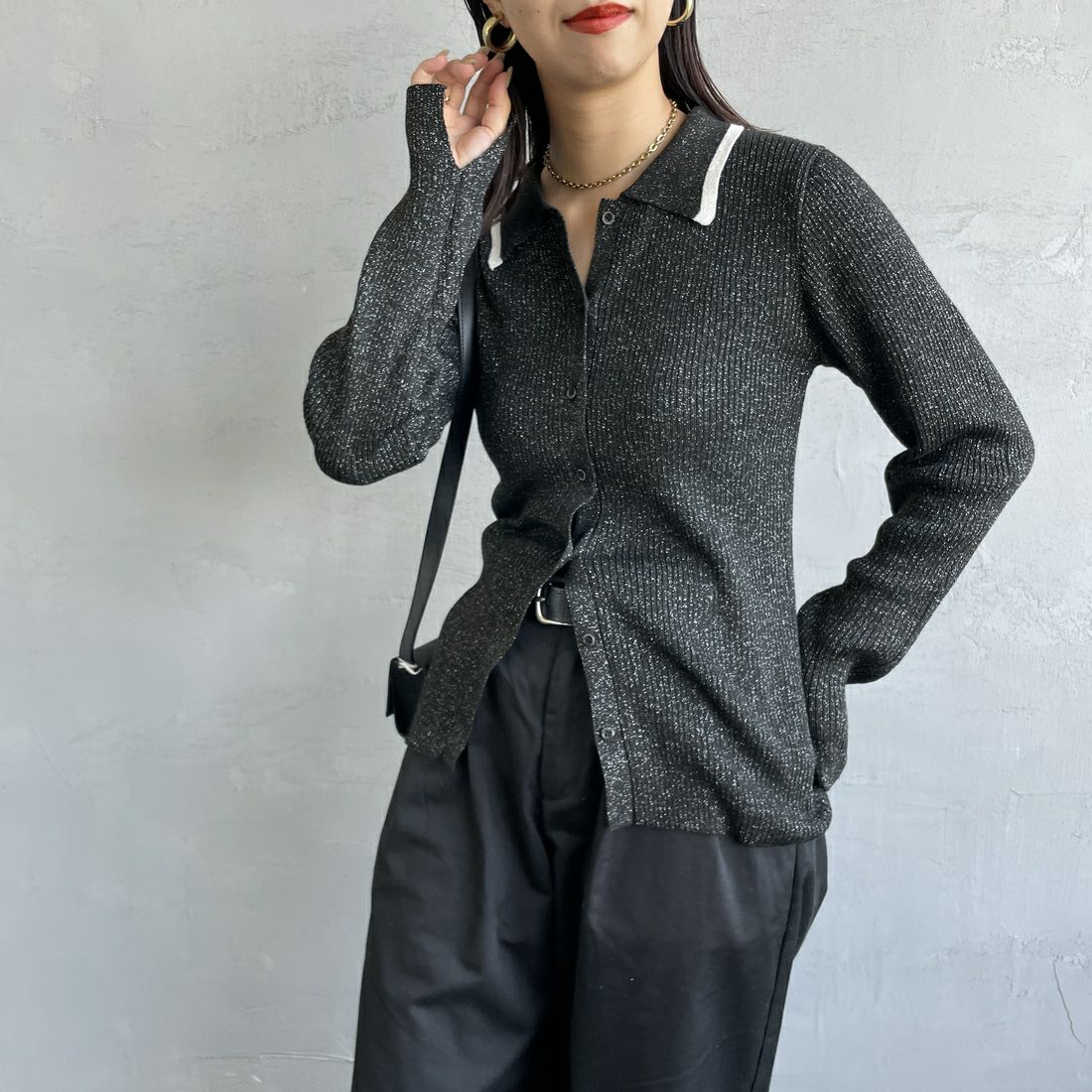 By/m [バイエム] ラメニットポロカーディガン [B24132019] 09 BLK/OFF &&モデル身長：163cm 着用サイズ：F&&