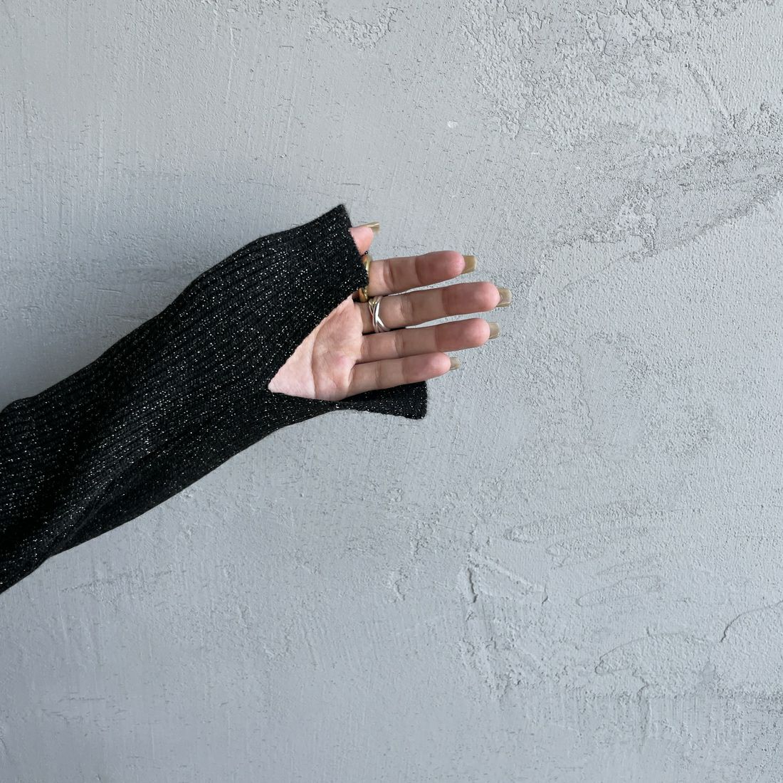 By/m [バイエム] ラメニットポロカーディガン [B24132019] 09 BLK/OFF &&モデル身長：163cm 着用サイズ：F&&