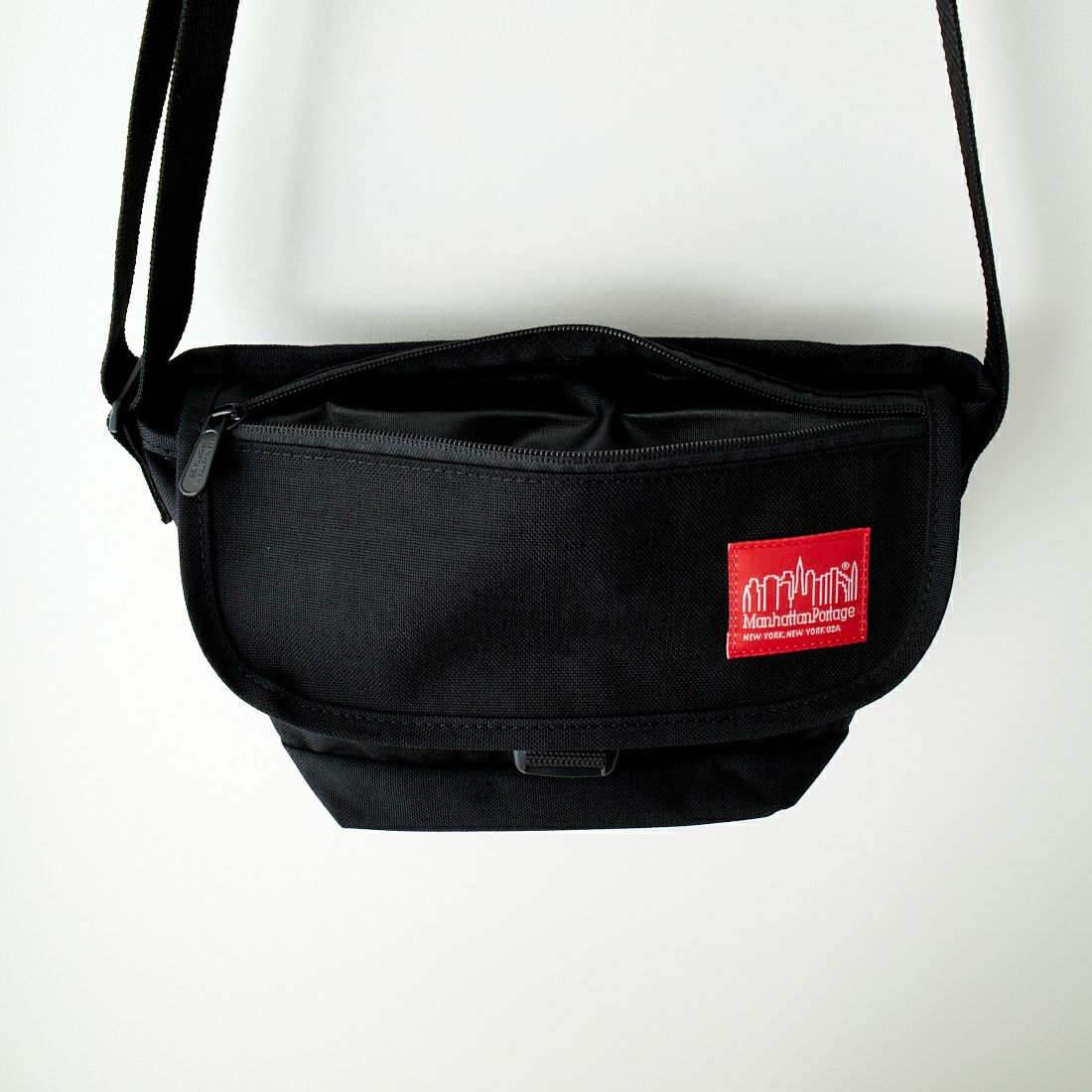 MANHATTAN PORTAGE [マンハッタンポーテージ] ナイロンメッセンジャーバッグ [MP1603FZP] BLACK