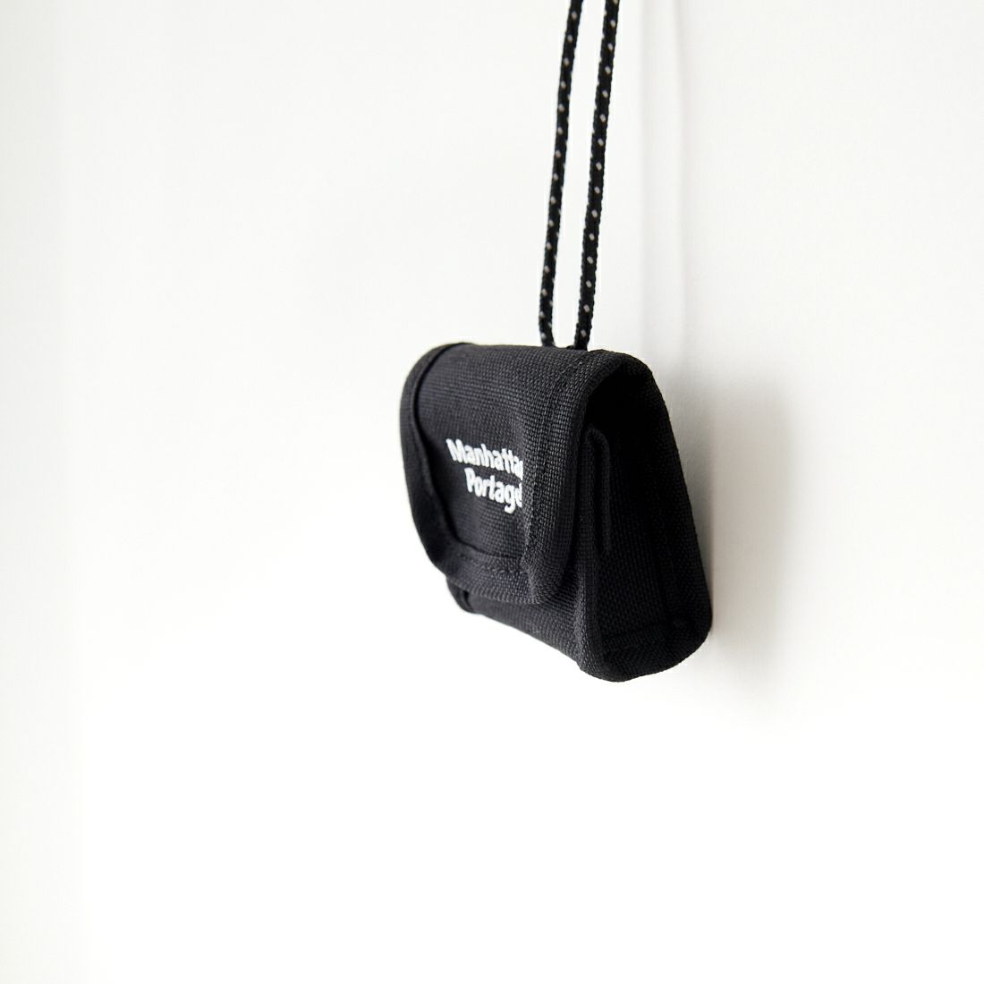MANHATTAN PORTAGE [マンハッタンポーテージ] COBBLE HILL AirPods ポーチ [MP2018] BLACK