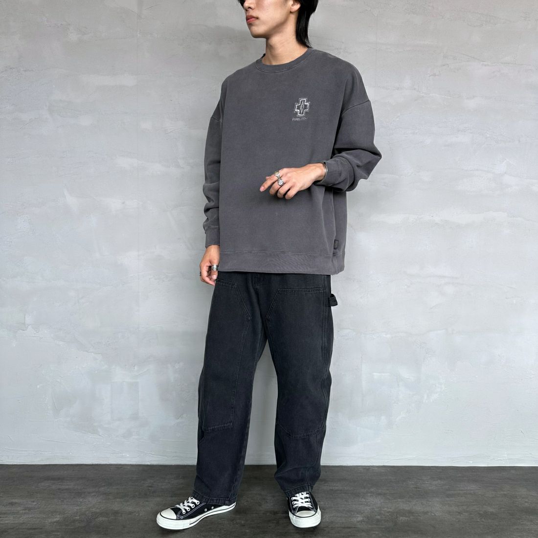 PENDLETON [ペンドルトン] 別注 ネイティブ柄 バックプリントピグメントスウェット [4475-7238-JF] BLACK &&モデル身長：179cm 着用サイズ：XL&&