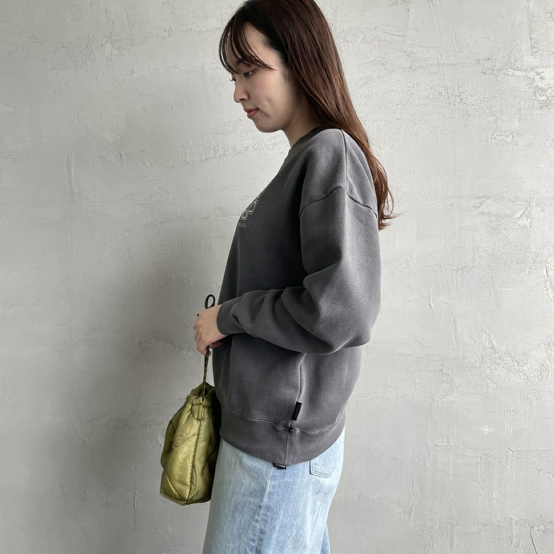 PENDLETON [ペンドルトン] 別注 ネイティブ柄 バックプリントピグメントスウェット [4475-7238-JF] BLACK &&モデル身長：167cm 着用サイズ：S&&