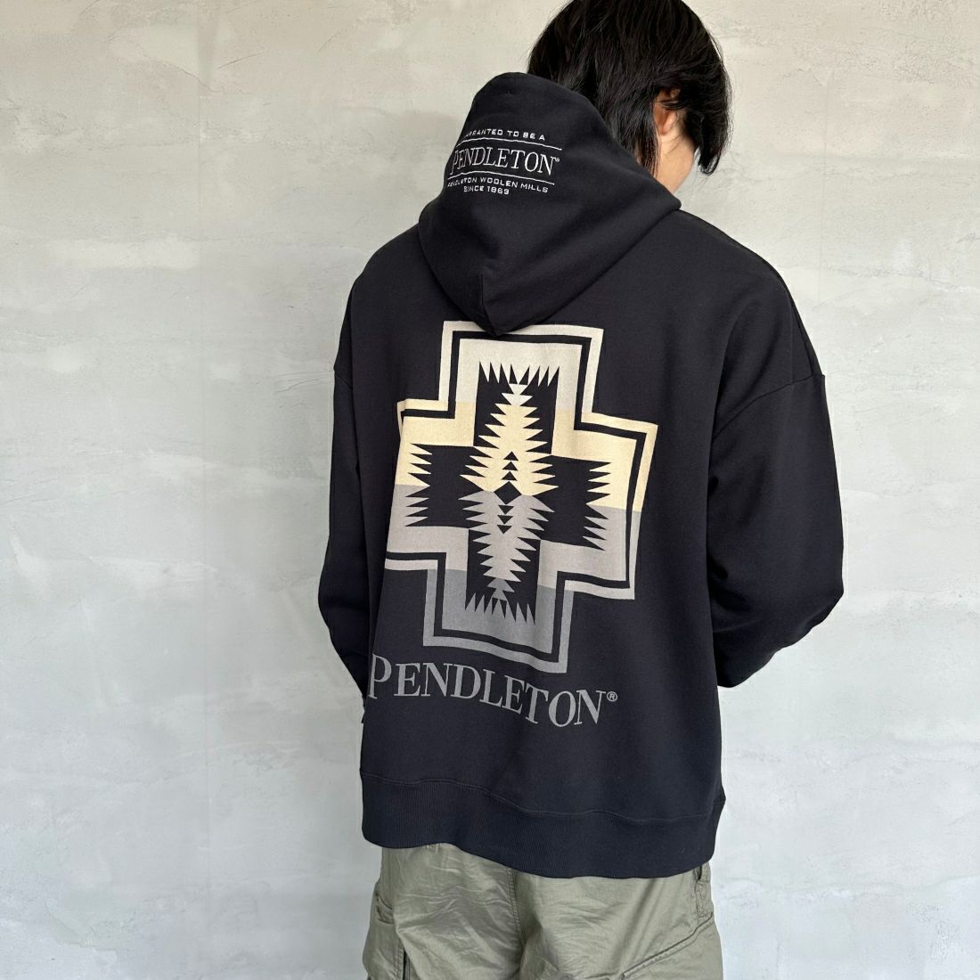 BLACK&&モデル身長：179cm 着用サイズ：L&&