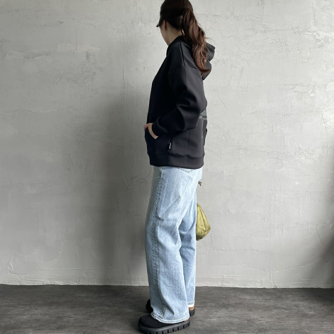 PENDLETON [ペンドルトン] 別注 ネイティブ柄 ダンボールニット スウェットパーカー [4475-7237-JF] BLACK &&モデル身長：167cm 着用サイズ：S&&