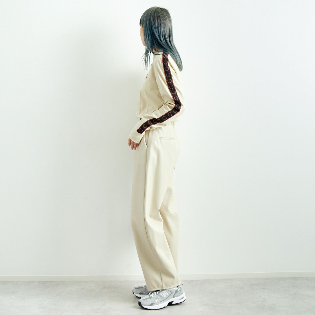 hwyl [ヒュイル] エコレザーカーブパンツ [45286505] ｱｲﾎﾞﾘｰ &&モデル身長：167cm 着用サイズ：2&&