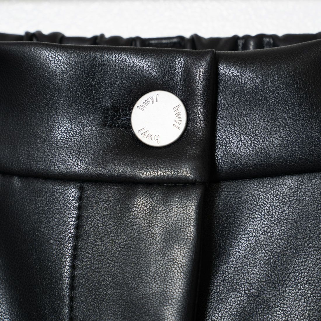 hwyl [ヒュイル] エコレザーカーブパンツ [45286505] ﾌﾞﾗｯｸ