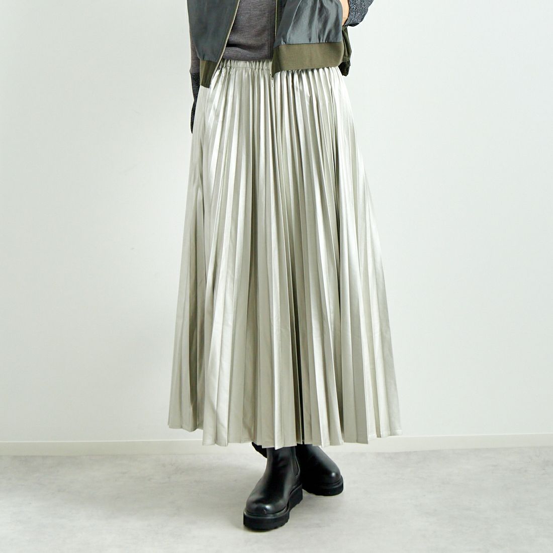 19 ｼﾙﾊﾞｰ&&モデル身長：167cm 着用サイズ：F&&