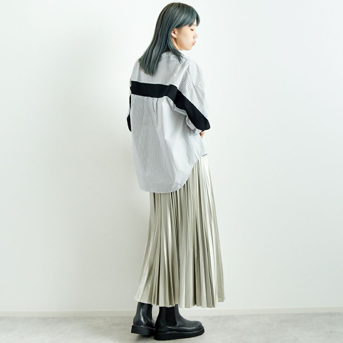 Jeans Factory Clothes [ジーンズファクトリークローズ] フェイクレザープリーツスカート [8920593-06] 19 ｼﾙﾊﾞｰ &&モデル身長：167cm 着用サイズ：F&&