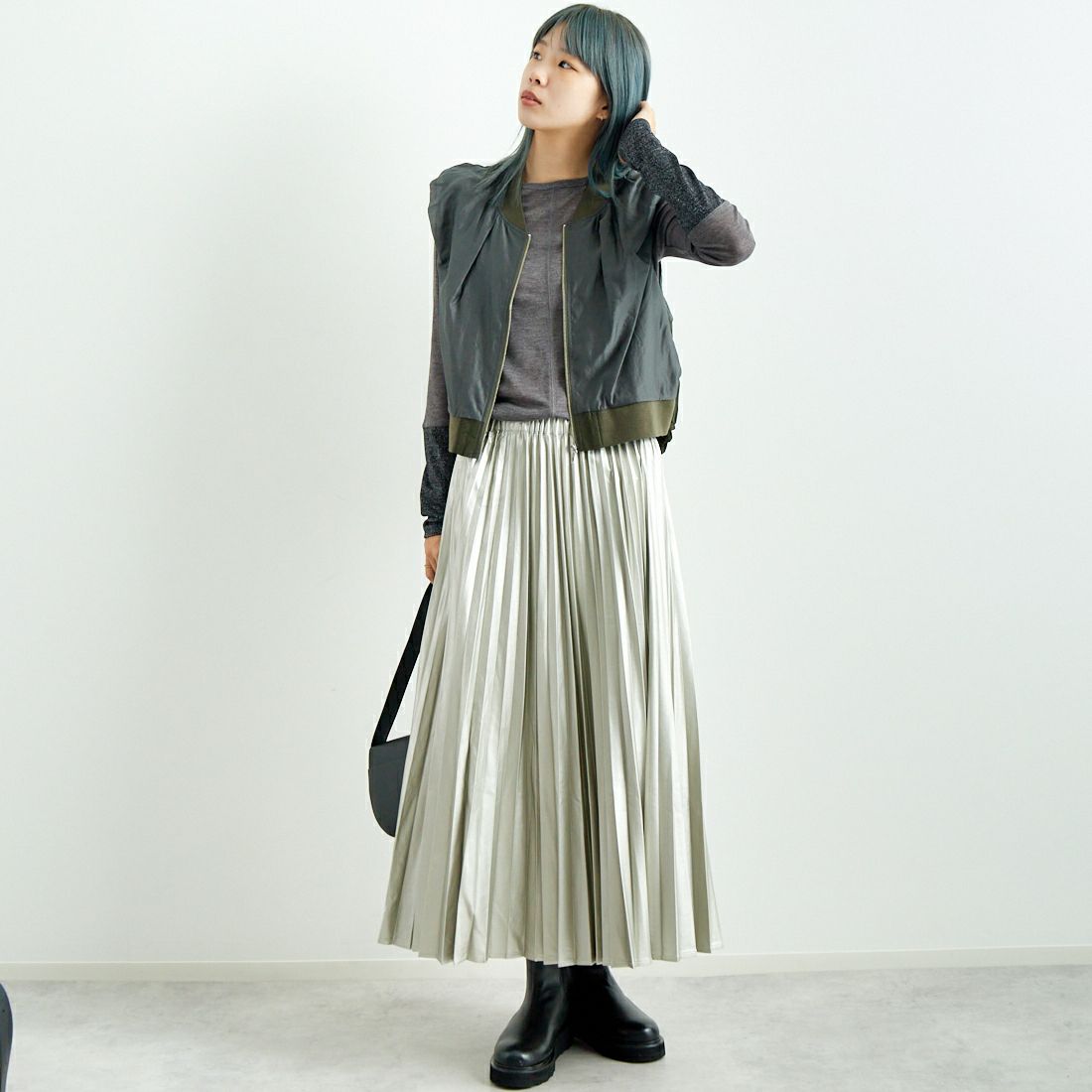 Jeans Factory Clothes [ジーンズファクトリークローズ] フェイクレザープリーツスカート [8920593-06] 19 ｼﾙﾊﾞｰ &&モデル身長：167cm 着用サイズ：F&&