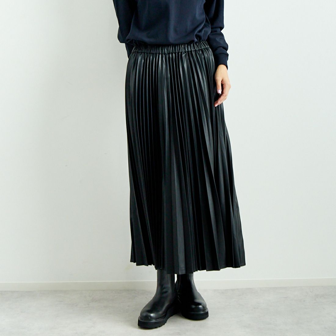 Jeans Factory Clothes [ジーンズファクトリークローズ] フェイクレザープリーツスカート [8920593-06] 03 ﾌﾞﾗｯｸ &&モデル身長：167cm 着用サイズ：F&&