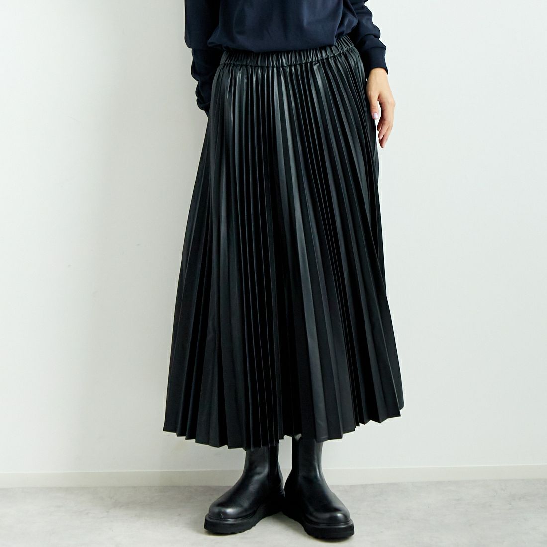 Jeans Factory Clothes [ジーンズファクトリークローズ] フェイクレザープリーツスカート [8920593-06] 03 ﾌﾞﾗｯｸ &&モデル身長：167cm 着用サイズ：F&&