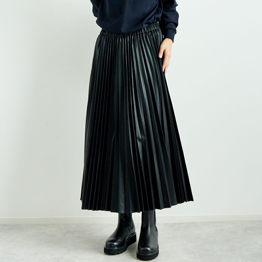 Jeans Factory Clothes [ジーンズファクトリークローズ] フェイクレザープリーツスカート [8920593-06] 03 ﾌﾞﾗｯｸ &&モデル身長：167cm 着用サイズ：F&&