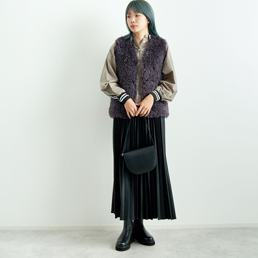 Jeans Factory Clothes [ジーンズファクトリークローズ] フェイクレザープリーツスカート [8920593-06] 03 ﾌﾞﾗｯｸ &&モデル身長：167cm 着用サイズ：F&&