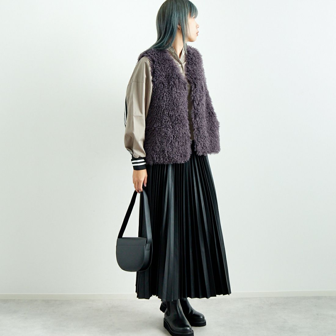 Jeans Factory Clothes [ジーンズファクトリークローズ] フェイクレザープリーツスカート [8920593-06] 03 ﾌﾞﾗｯｸ &&モデル身長：167cm 着用サイズ：F&&