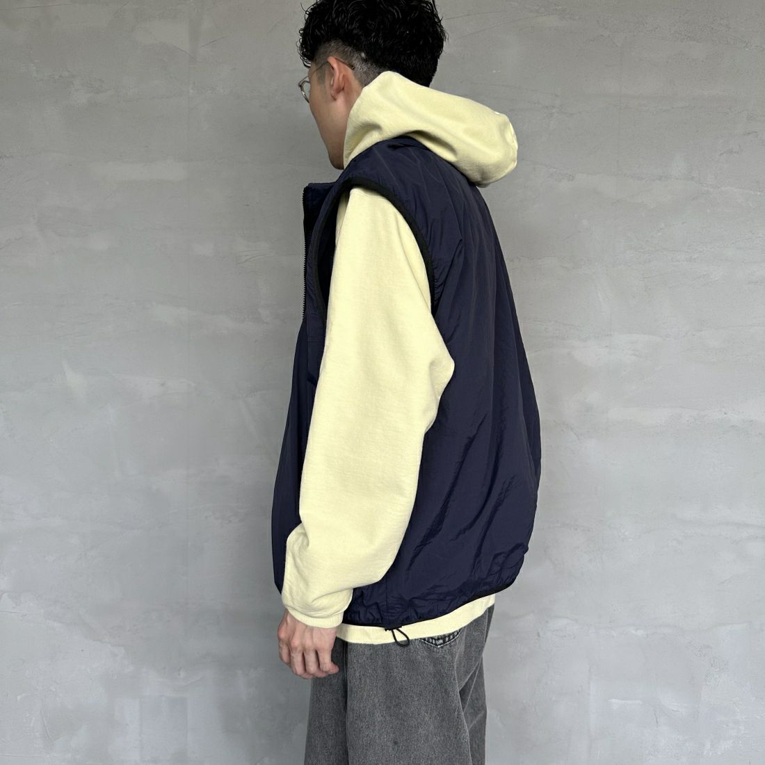 frostline [フロストライン] 別注 ナイロンフリース リバーシブルベスト [FL3-VT-IN3-JF] NAVY &&モデル身長：168cm 着用サイズ：L&&