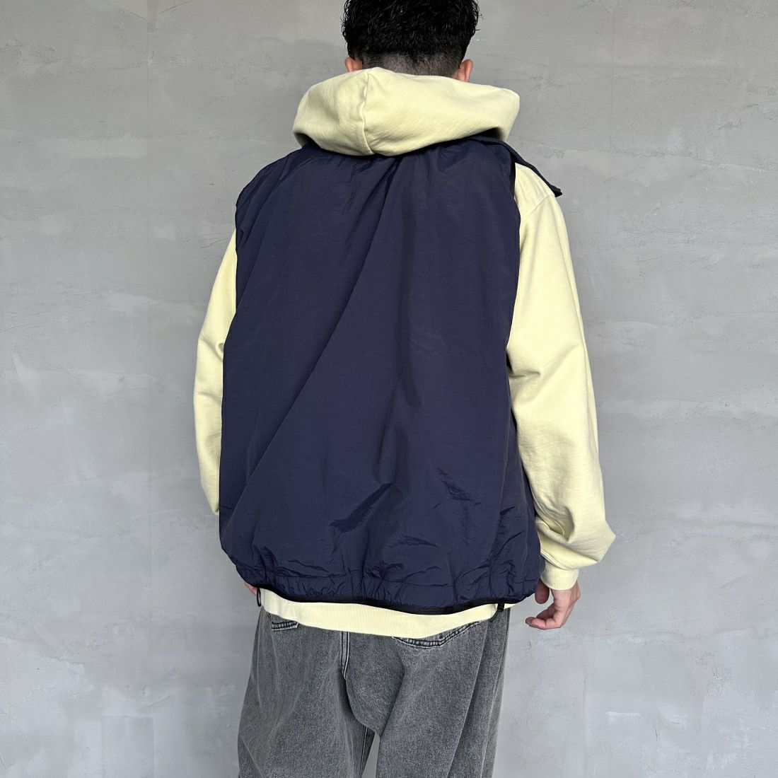 frostline [フロストライン] 別注 ナイロンフリース リバーシブルベスト [FL3-VT-IN3-JF] NAVY &&モデル身長：168cm 着用サイズ：L&&