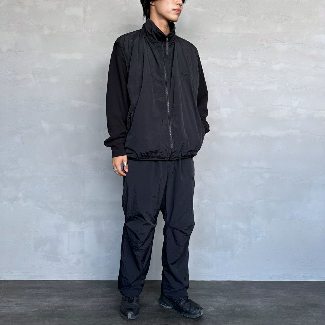 frostline [フロストライン] 別注 ナイロンフリース リバーシブルベスト [FL3-VT-IN3-JF] BLACK &&モデル身長：179cm 着用サイズ：L&&