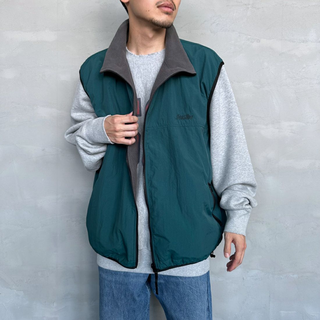 frostline [フロストライン] 別注 ナイロンフリース リバーシブルベスト [FL3-VT-IN3-JF] GREEN &&モデル身長：168cm 着用サイズ：L&&