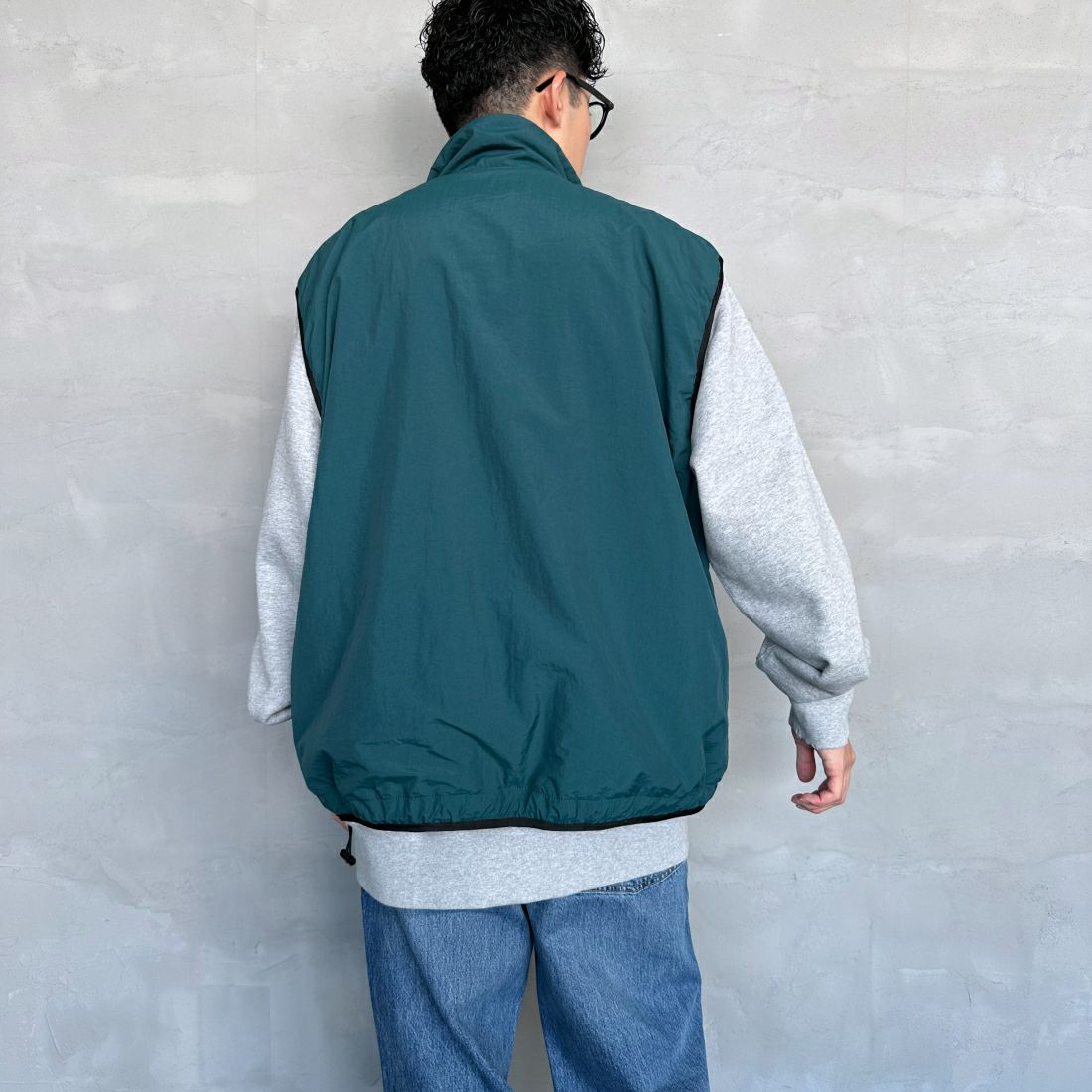 frostline [フロストライン] 別注 ナイロンフリース リバーシブルベスト [FL3-VT-IN3-JF] GREEN &&モデル身長：168cm 着用サイズ：L&&