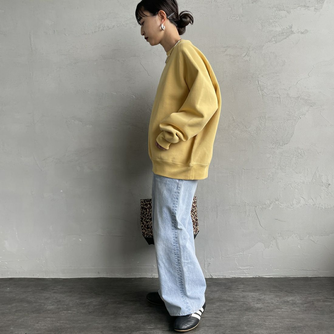 Gymphlex [ジムフレックス] スウィングスリーブ クルーネックスウェット [GY-C0291TCF] LT.YELLOW &&モデル身長：150cm 着用サイズ：14&&