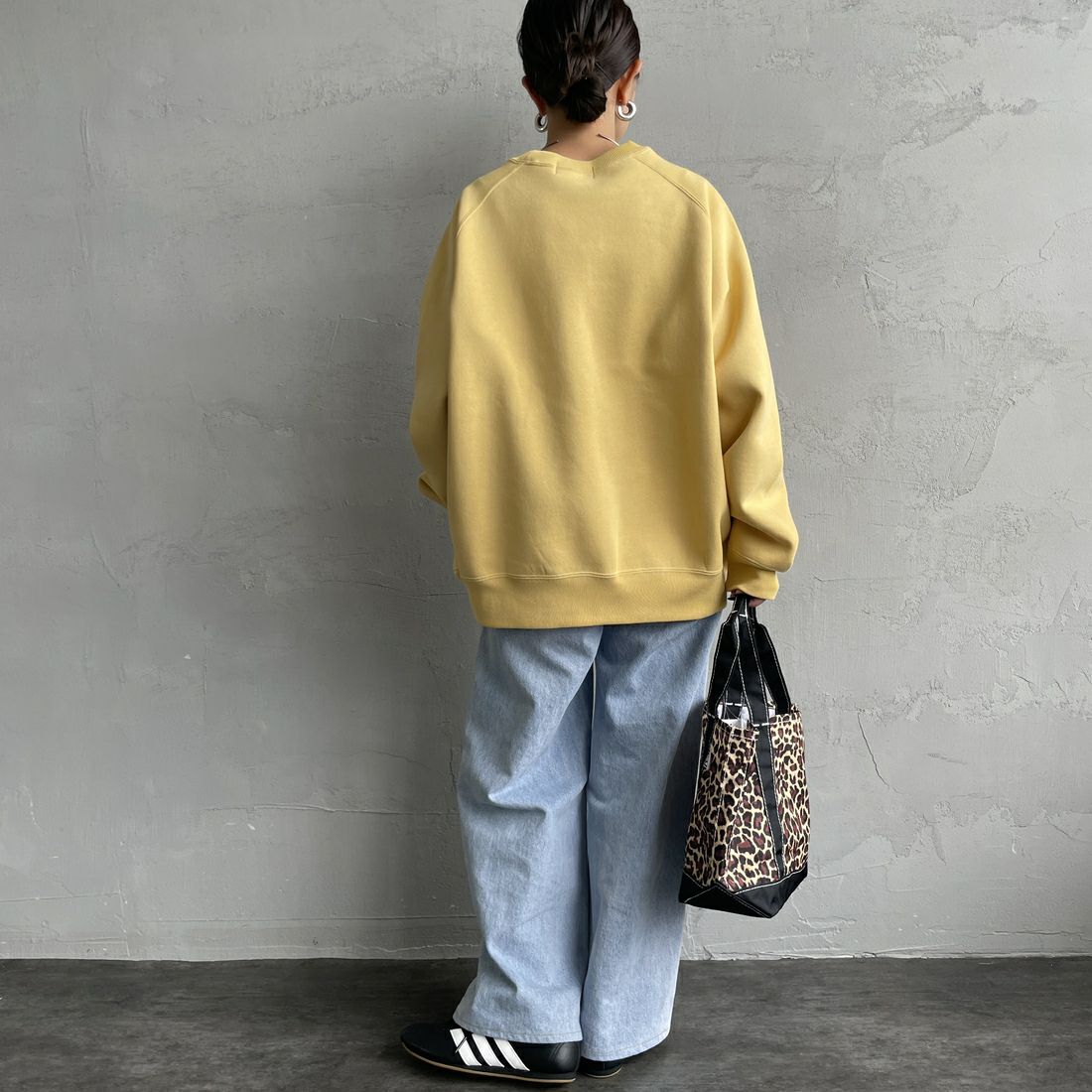 Gymphlex [ジムフレックス] スウィングスリーブ クルーネックスウェット [GY-C0291TCF] LT.YELLOW &&モデル身長：150cm 着用サイズ：14&&