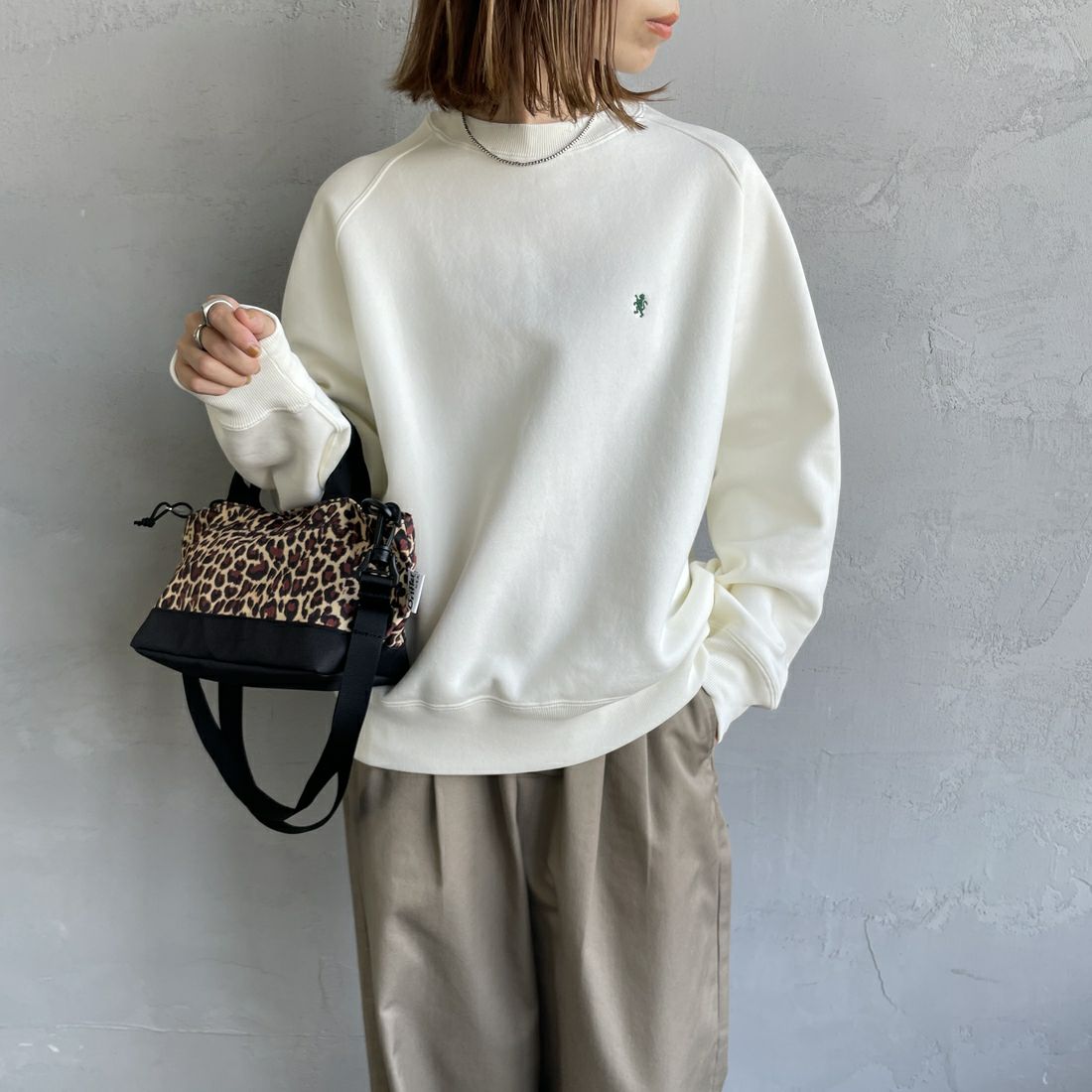 Gymphlex [ジムフレックス] スウィングスリーブ クルーネックスウェット [GY-C0291TCF] IVORY &&モデル身長：158cm 着用サイズ：14&&