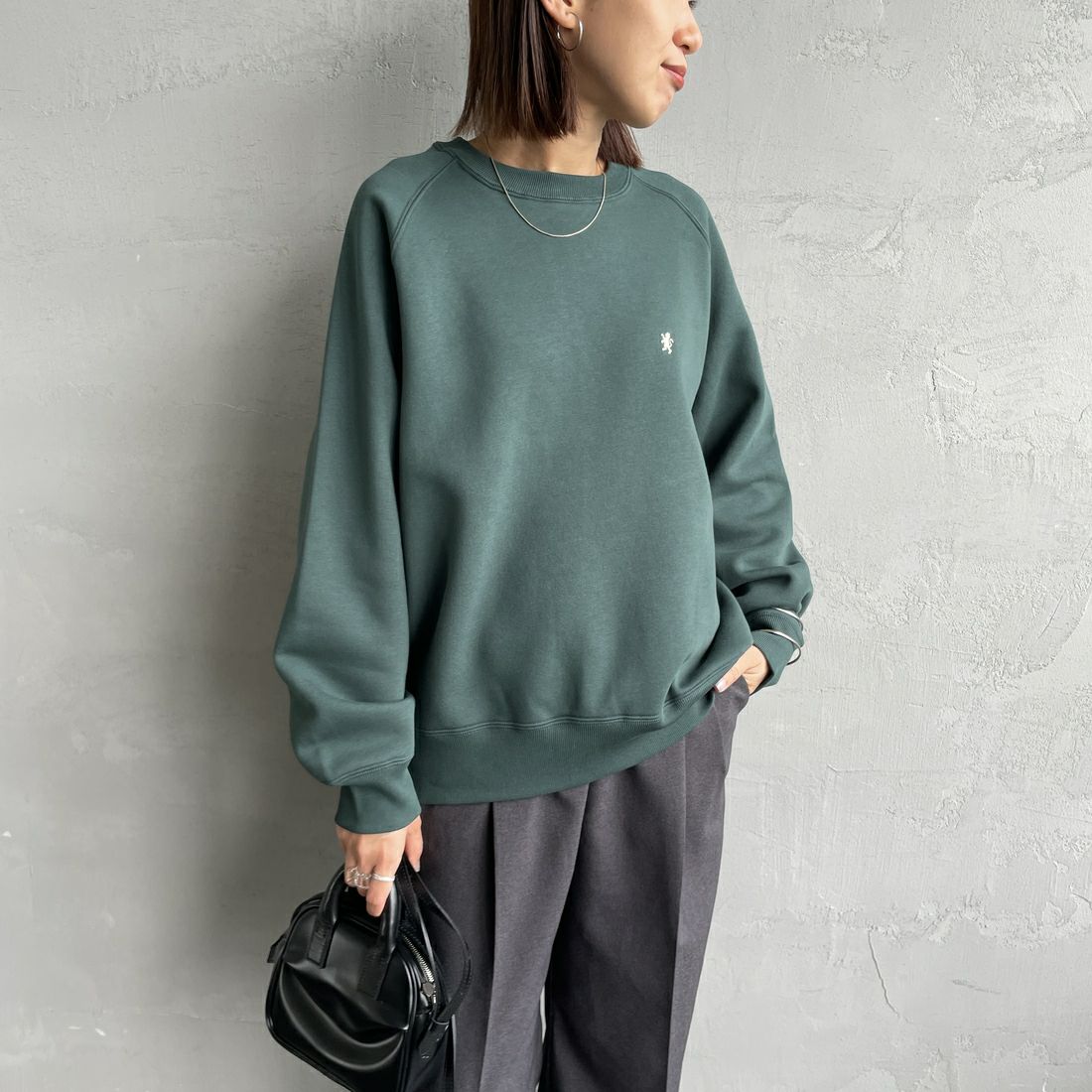 Gymphlex [ジムフレックス] スウィングスリーブ クルーネックスウェット [GY-C0291TCF] DK.GREEN &&モデル身長：159cm 着用サイズ：14&&