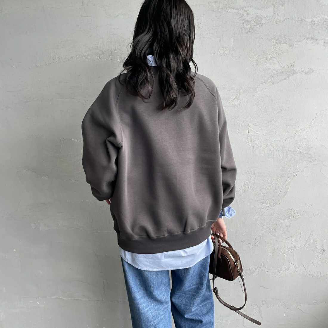 Gymphlex [ジムフレックス] スウィングスリーブ クルーネックスウェット [GY-C0291TCF] CHARCOAL &&モデル身長：160cm 着用サイズ：14&&