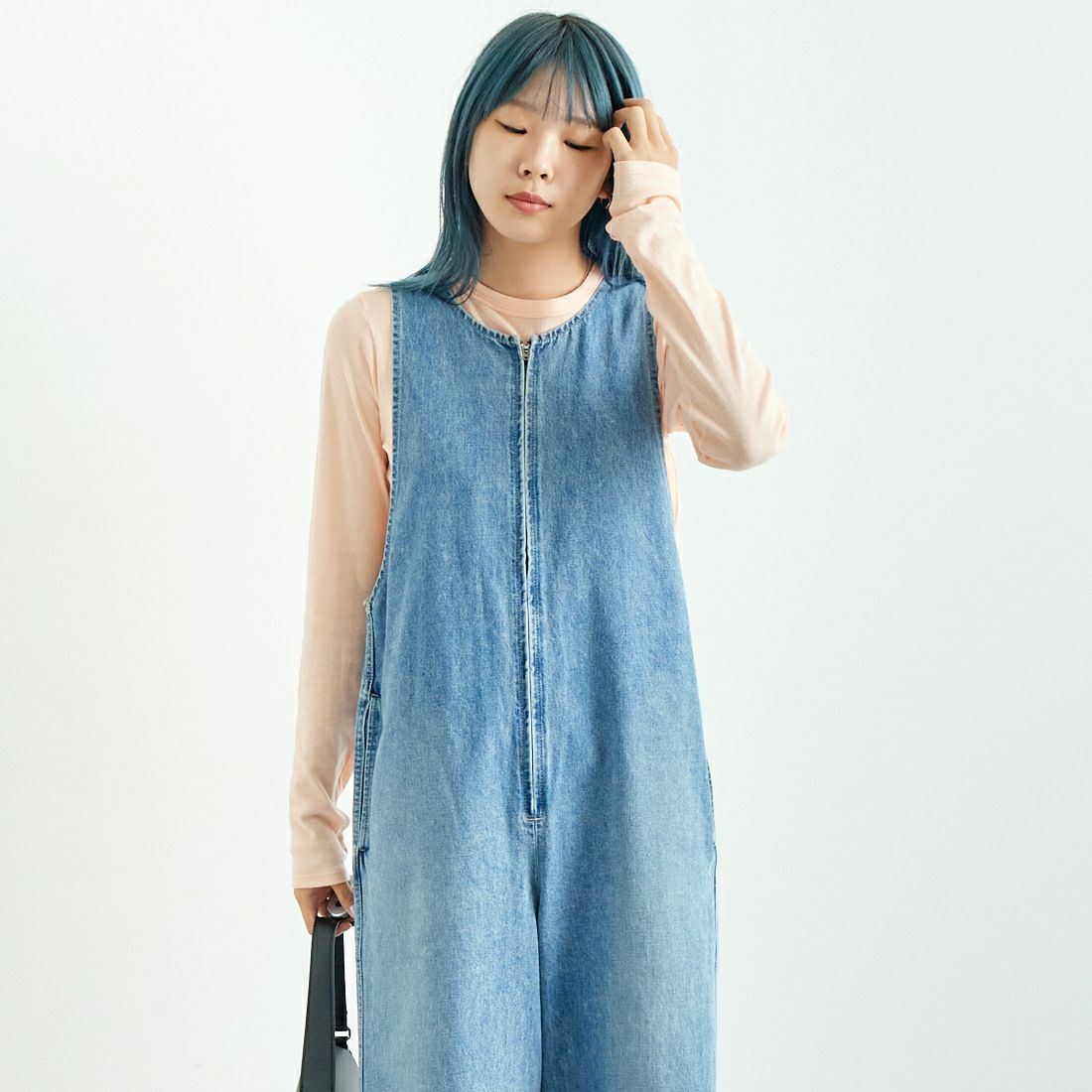 Johnbull [ジョンブル] コットンデニムオールインワン [JL243P20] 016 ﾌﾞﾘｰﾁ &&モデル身長：167cm 着用サイズ：M&&
