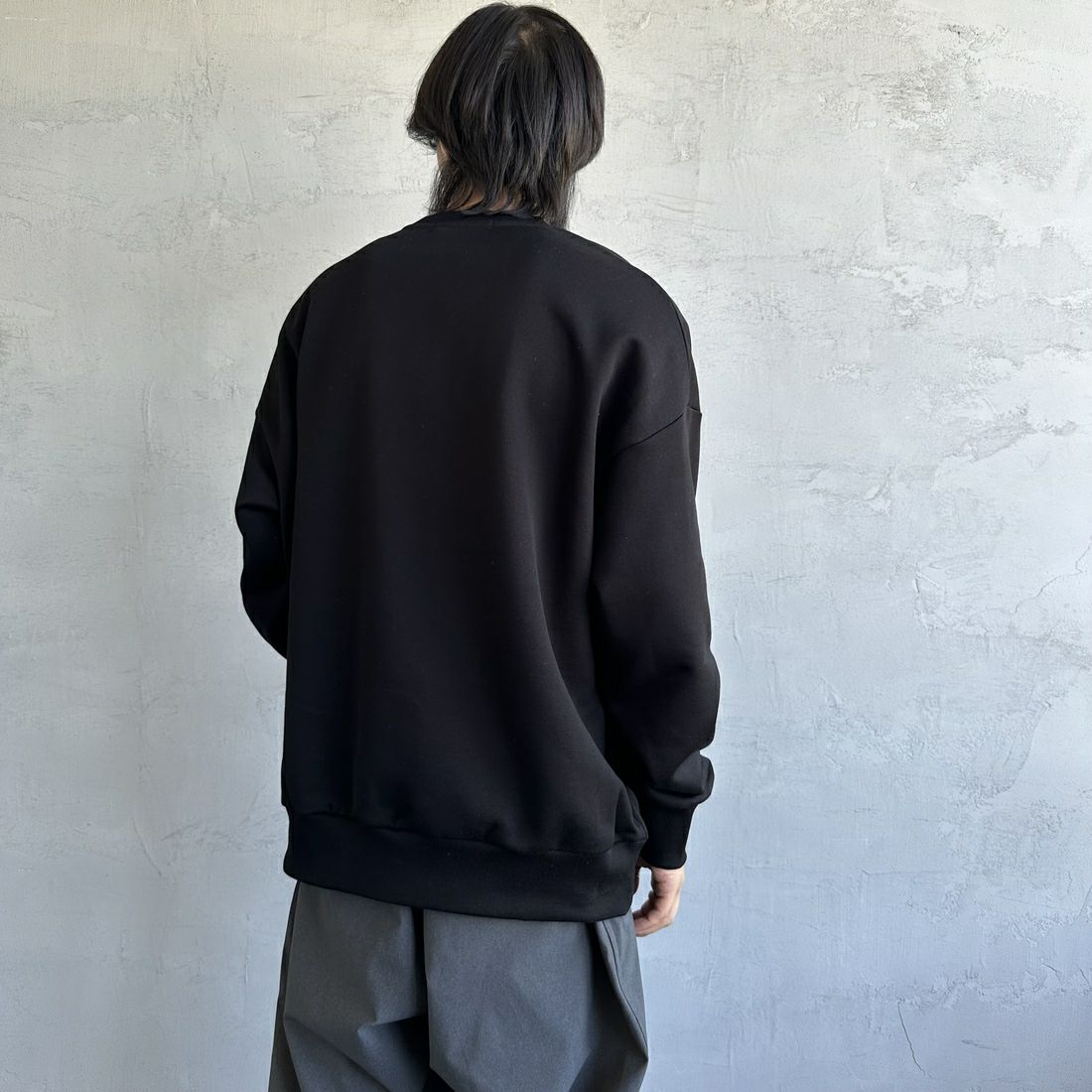 TATRAS [タトラス] FIDASIO スウェットシャツ [MTAT24A8197-M] BLACK &&モデル身長：179cm 着用サイズ：4&&