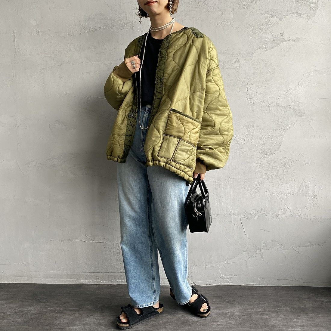 Hanes [ヘインズ] 2P クルーネックロングスリーブTシャツ [HW5440] 998 ｱｿｰﾄ BLK &&モデル身長：163cm 着用サイズ：M&&