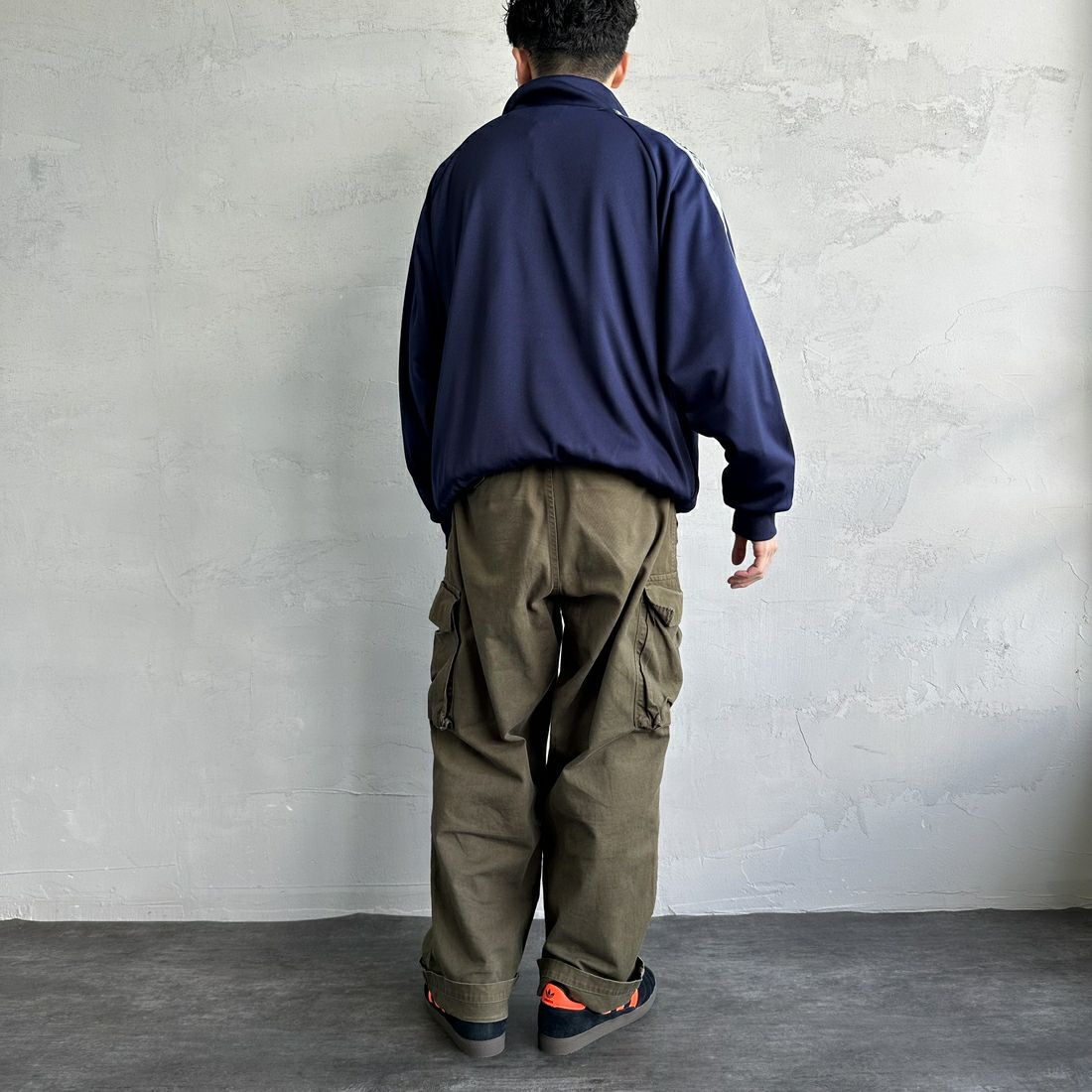 UMBRO [アンブロ] 別注 トラックジャケット [KBT58-NK-JK6-JF] NAVY &&モデル身長：168cm 着用サイズ：L&&