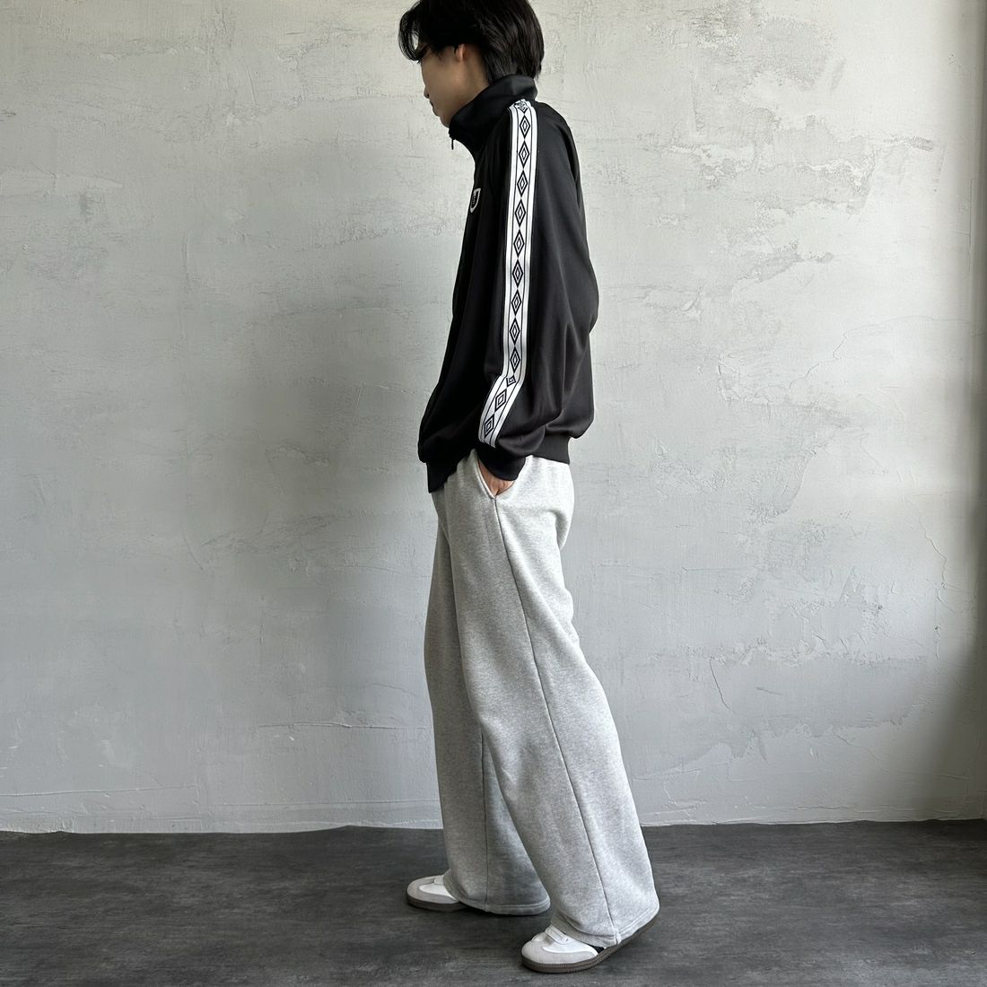 UMBRO [アンブロ] 別注 トラックジャケット [KBT58-NK-JK6-JF] BLACK &&モデル身長：179cm 着用サイズ：XL&&