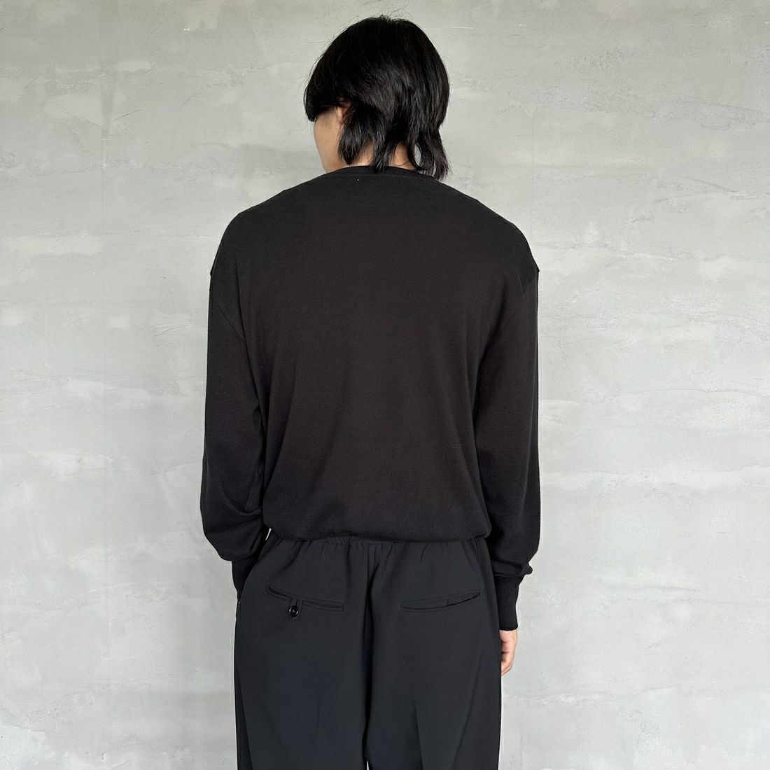 GICIPI [ジチピ] LUPO クルーネックニットソー [2401A] NERO &&モデル身長：179cm 着用サイズ：5&&