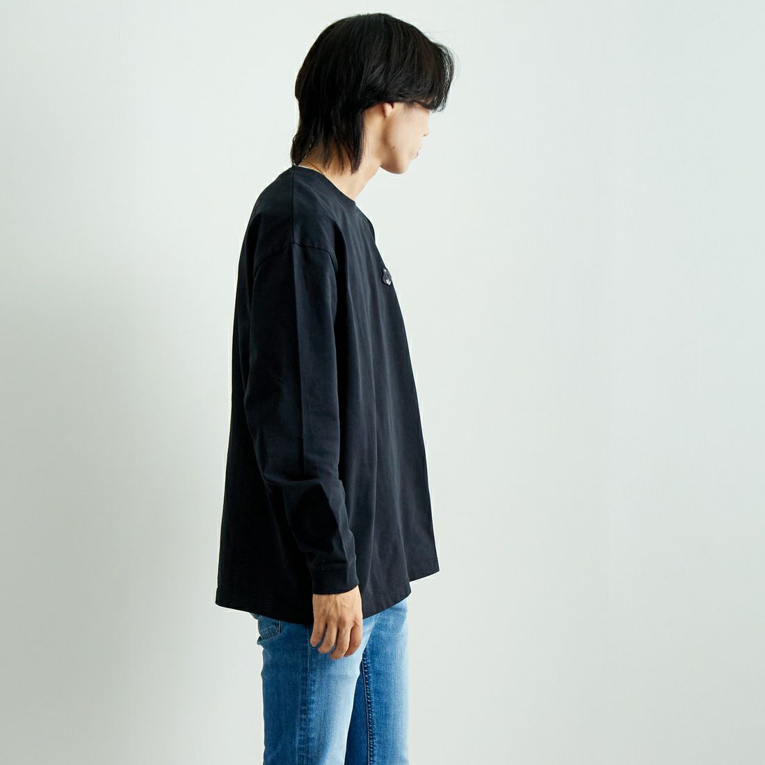 MAISON KITSUNE [メゾン キツネ] ボールド フォックスヘッドパッチ コンフォートロングスリーブTシャツ [LM00109KJ0118] BLACK &&モデル身長：179cm 着用サイズ：M&&