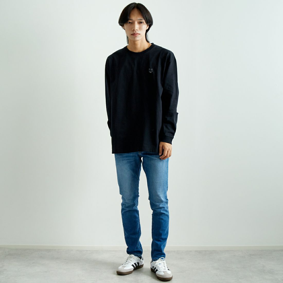 MAISON KITSUNE [メゾン キツネ] ボールド フォックスヘッドパッチ コンフォートロングスリーブTシャツ [LM00109KJ0118] BLACK &&モデル身長：179cm 着用サイズ：M&&