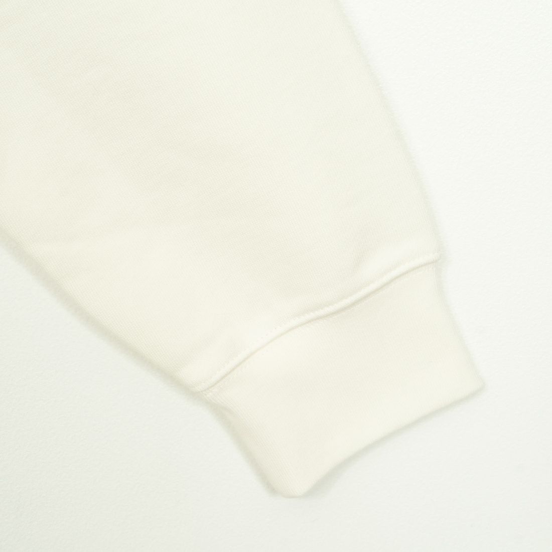 LACOSTE [ラコステ] ワンポイントプリント クルーネックスウェット [SH2736] 70V FLOUR