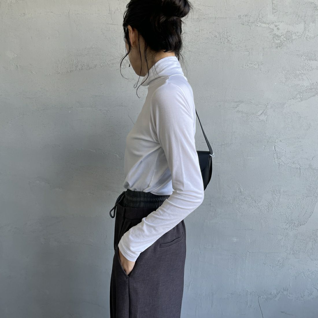 Hanes [ヘインズ] ソフトフィットタートルネック ロングスリーブTシャツ [HW4-A505] 010 ﾎﾜｲﾄ &&モデル身長：160cm 着用サイズ：F&&