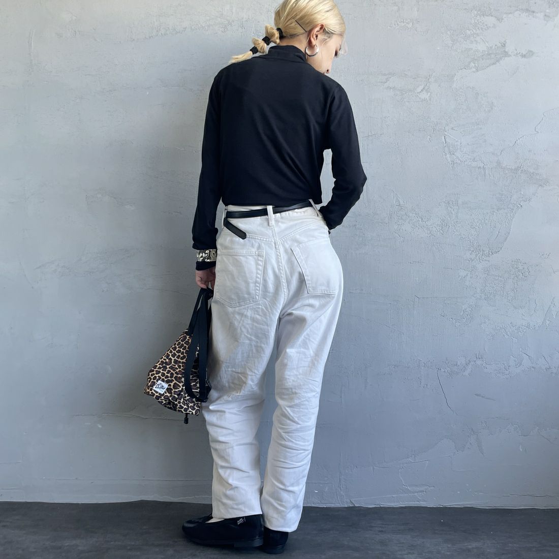 Hanes [ヘインズ] ソフトフィットタートルネック ロングスリーブTシャツ [HW4-A505] 090 ﾌﾞﾗｯｸ &&モデル身長：150cm 着用サイズ：F&&