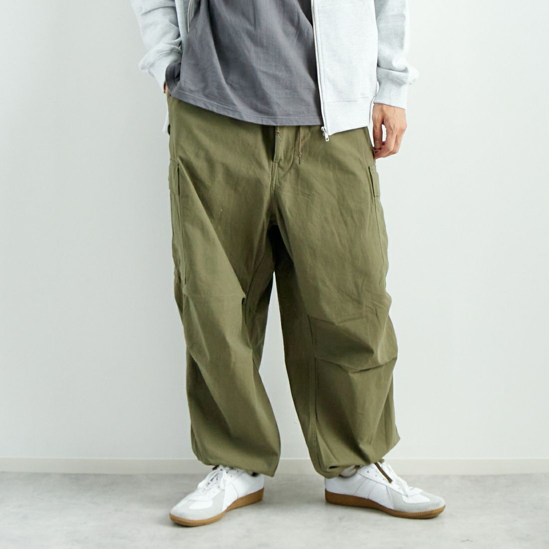 KHAKI&&モデル身長：182cm 着用サイズ：L&&
