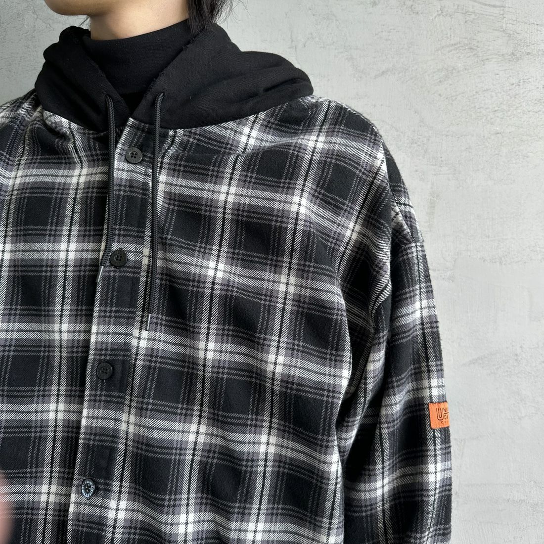 UNIVERSAL OVERALL [ユニバーサルオーバーオール] 別注 チェックフードシャツ [U2431100IN-JF] BLACK