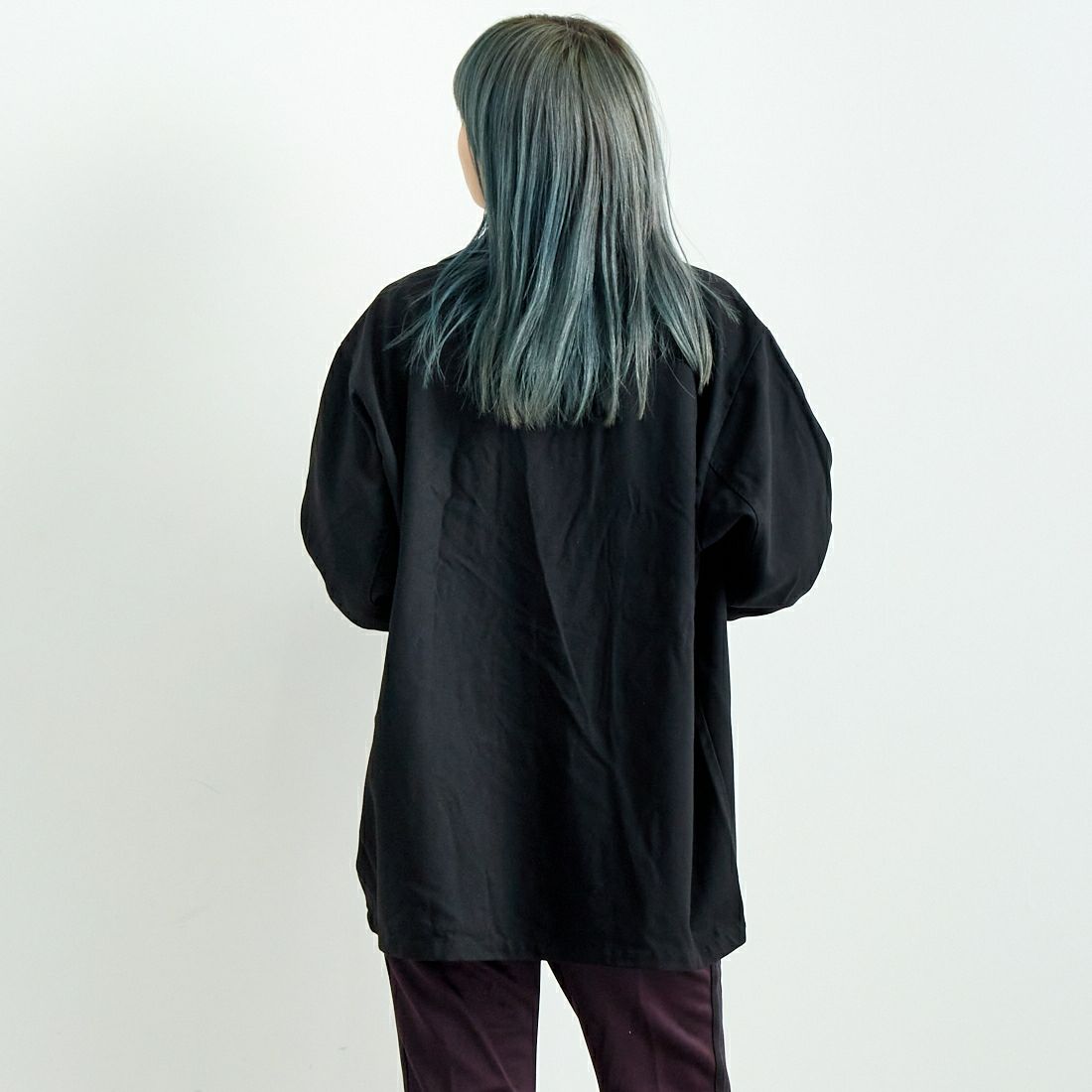 ARMY TWILL SANFORIZED [アーミーツイル サンフォライズド] パレードシャツ [AM-2457002] BLACK &&モデル身長：167cm 着用サイズ：S&&