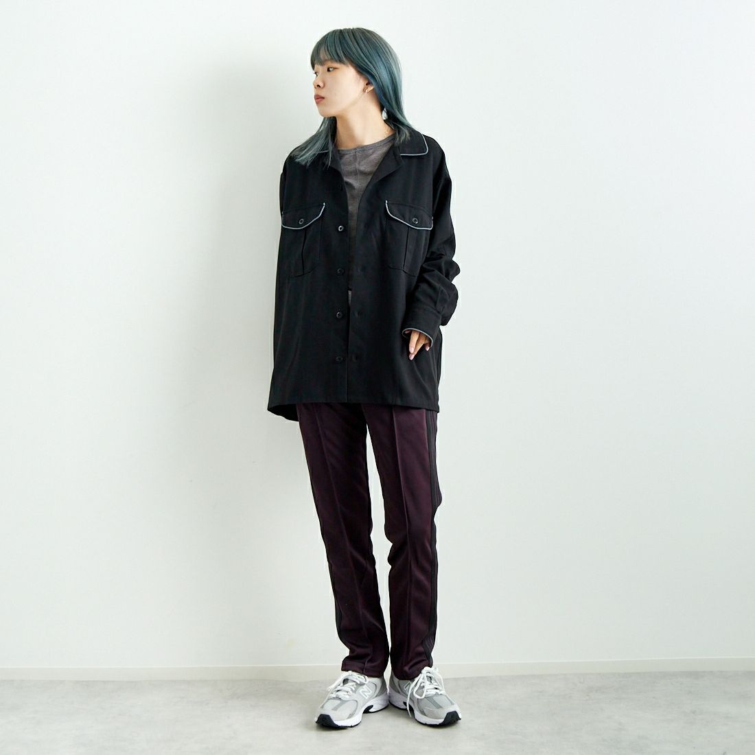 ARMY TWILL SANFORIZED [アーミーツイル サンフォライズド] パレードシャツ [AM-2457002] BLACK &&モデル身長：167cm 着用サイズ：S&&