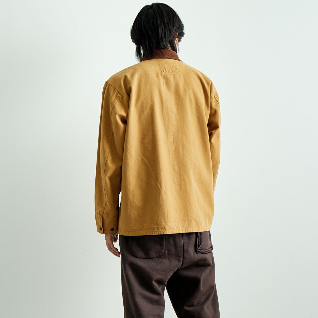 ARMY TWILL SANFORIZED [アーミーツイル サンフォライズド] ダックロガージャケット [AM-2454001] MUSTARD &&モデル身長：179cm 着用サイズ：M&&