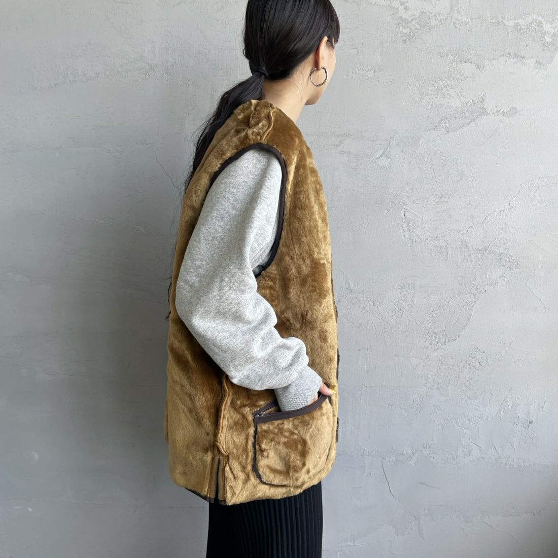 Barbour [バブアー] ウォームパイル ウェストコート ジップインライナーベスト [MLI0004] BROWN &&モデル身長：156cm 着用サイズ：42&&