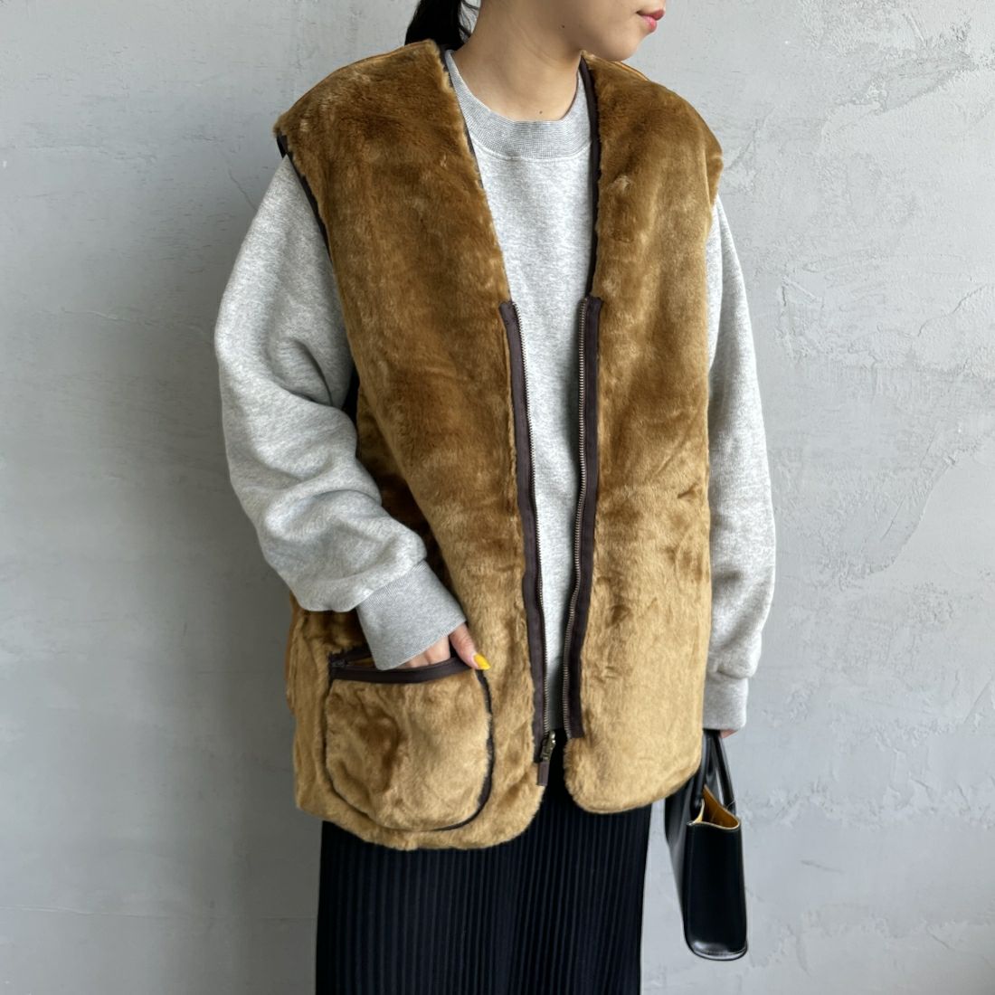 Barbour [バブアー] ウォームパイル ウェストコート ジップインライナーベスト [MLI0004] BROWN &&モデル身長：156cm 着用サイズ：42&&