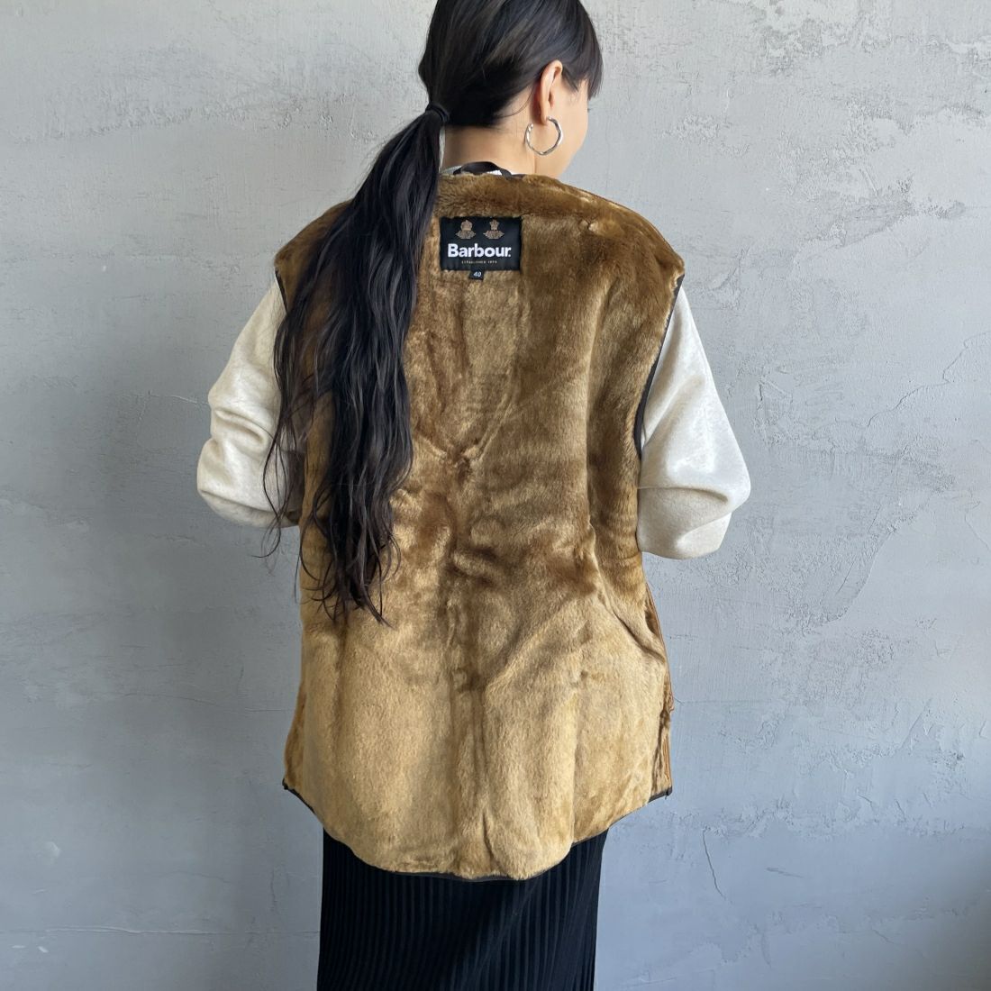 Barbour [バブアー] ウォームパイル ウェストコート ジップインライナーベスト [MLI0004] BROWN &&モデル身長：156cm 着用サイズ：40&&