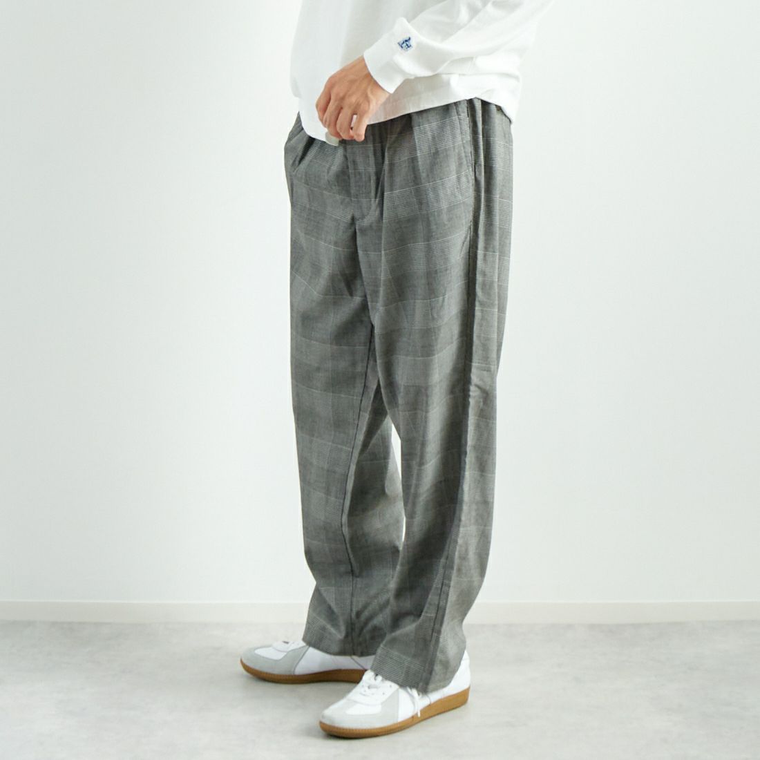 Noir Fabrik [ヌワールファブリック] T/Rツイルストレッチ チェックタックインパンツ [NF-243-055] G GREN CHK &&モデル身長：182cm 着用サイズ：L&&