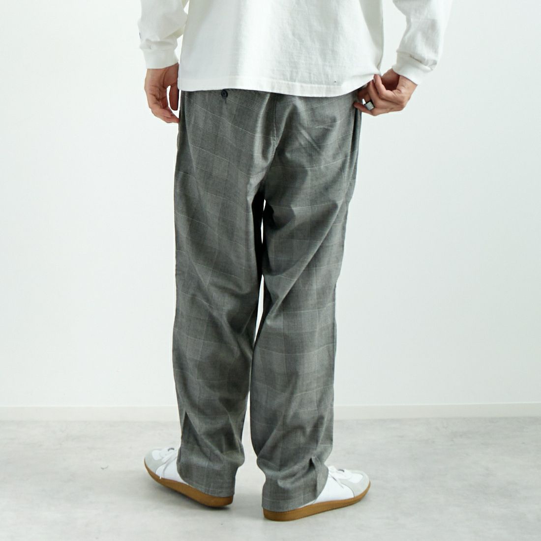 Noir Fabrik [ヌワールファブリック] T/Rツイルストレッチ チェックタックインパンツ [NF-243-055] G GREN CHK &&モデル身長：182cm 着用サイズ：L&&