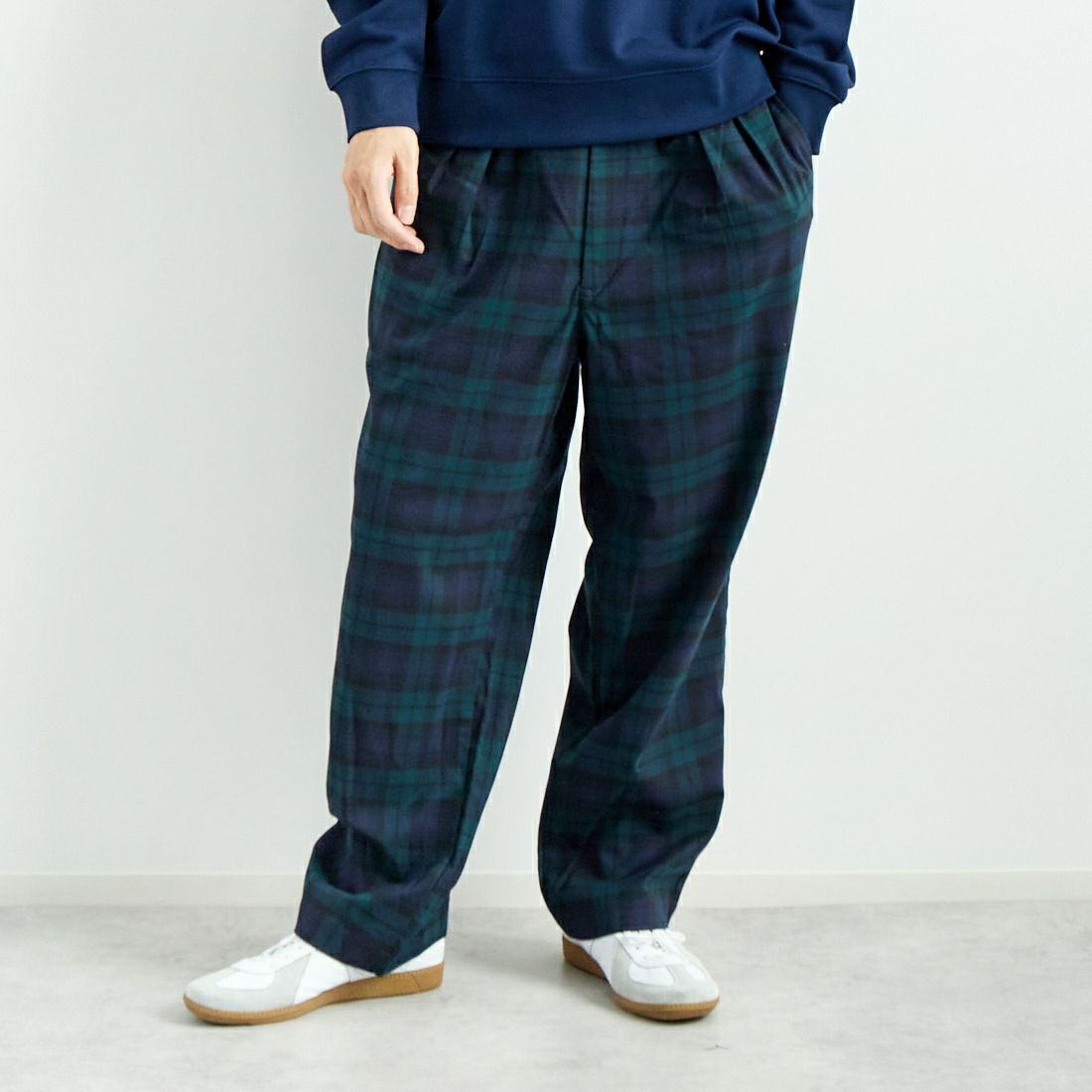 Noir Fabrik [ヌワールファブリック] T/Rツイルストレッチ チェックタックインパンツ [NF-243-055] BW BLK WAC &&モデル身長：182cm 着用サイズ：L&&